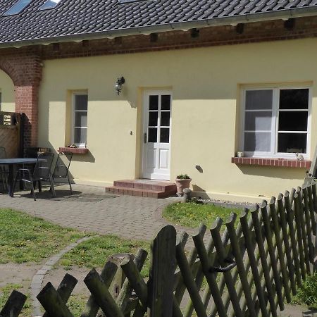 Ferienwohnung Ostseewald Росток Екстер'єр фото