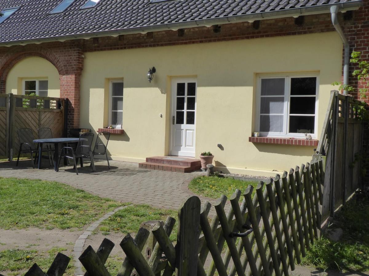 Ferienwohnung Ostseewald Росток Екстер'єр фото